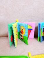 ⁦مجموعة الكتب القماشية التعليمية للأطفال الرضع لتعلم الكلمات والأشكال ​كتب قماشية تفاعلية للأطفال – كتاب القماش التعليمي الأول لطفلك⁩ - الصورة ⁦6⁩
