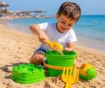مجموعة ألعاب الشاطئ والرمل للأطفال – طقم دلو وجاروف ومصفاة - ألعاب رمل وشاطئ صيفية للأطفال