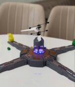 ⁦لعبة تحدي الطيران التفاعلية Drone Flying للأطفال - لعبة جماعية مع منصة إطلاق مضيئة LED⁩ - الصورة ⁦3⁩